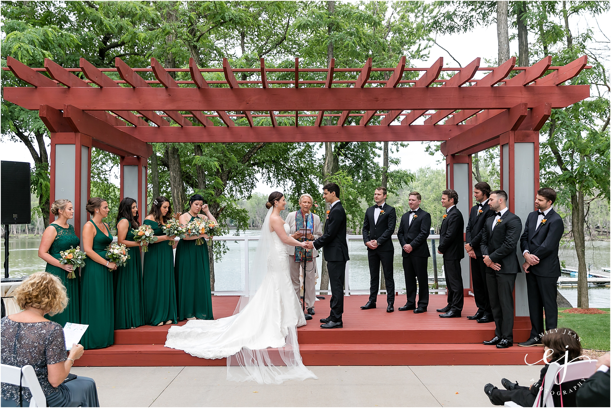 Elegant Emerald Wedding At Celebrations On The River La Crosse WI Wedding Photographer