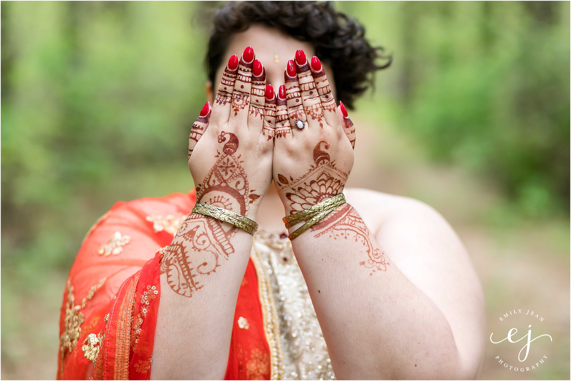 indian wedding henna hands