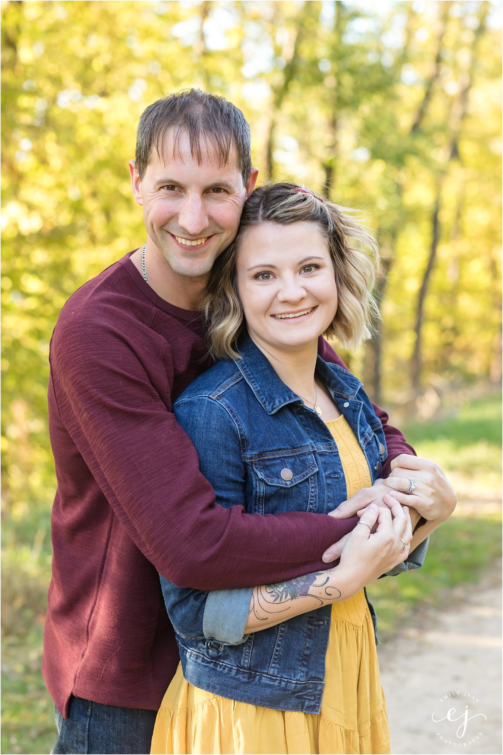 married couple portrait family pictures on trail in onalaska wisconsin