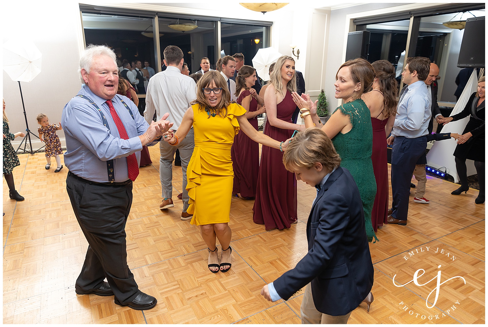 guests dancing at the cargill room waterfront wedding la crosse wisconsin