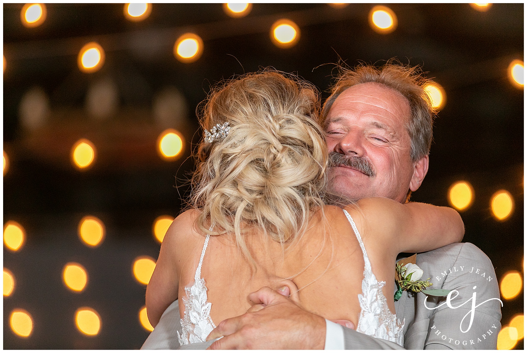 bride and father first dance daddy daughter dance