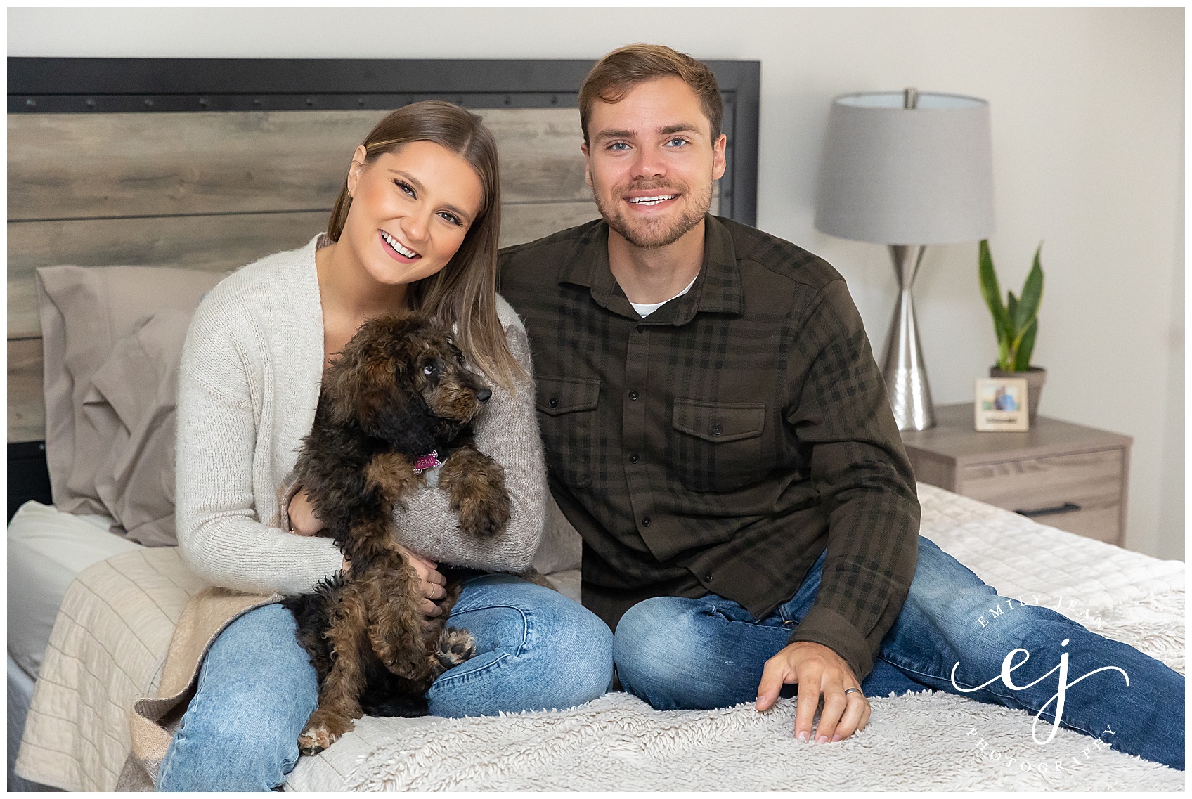 holmen wisconsin home family session with dogs