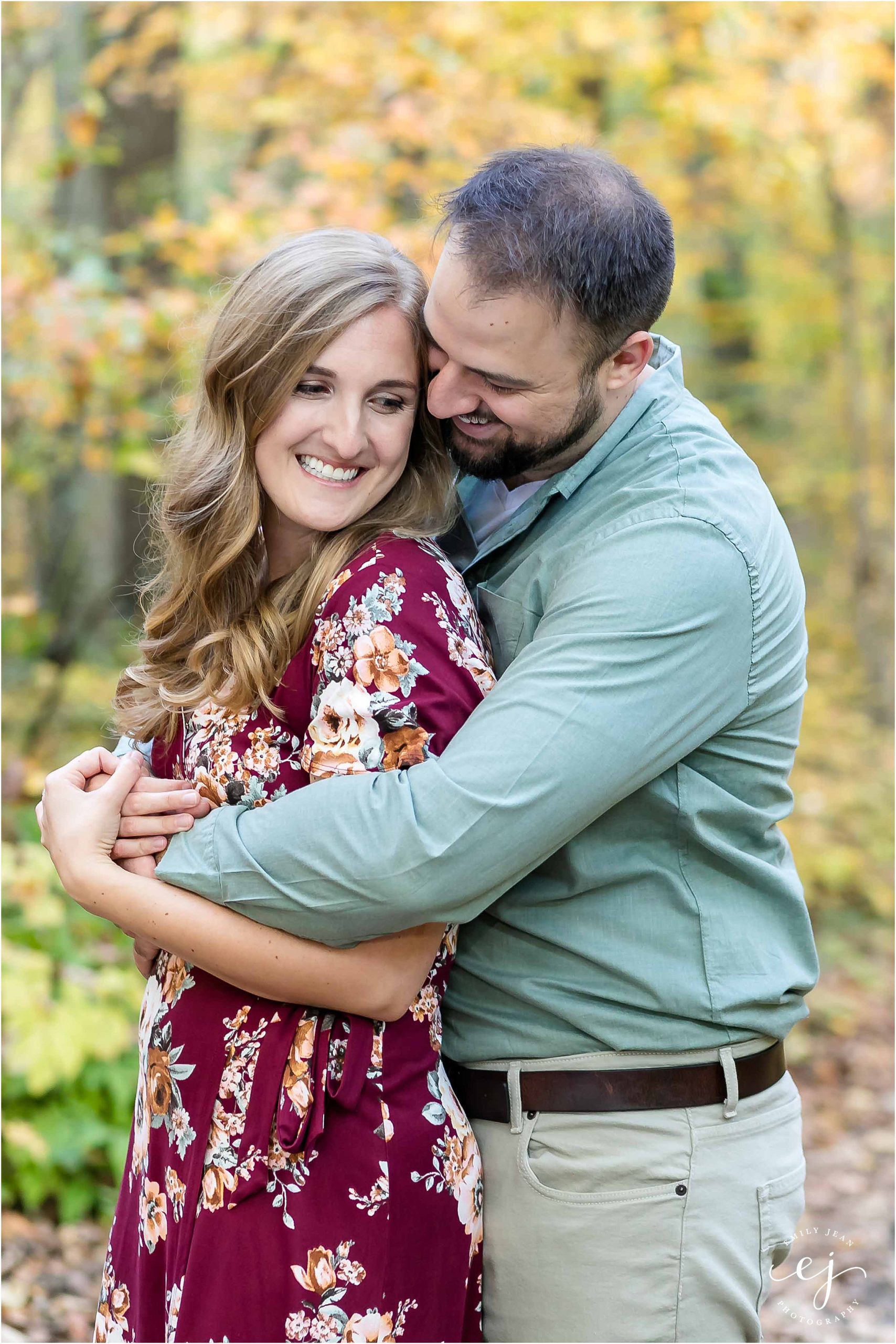 uw arboretum engagement session photographer wisconsin smiling hugging